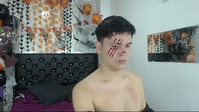 Snapshot of Aaron_Foxxx chatting on 10/18/25, 10:23 Aaron Foxxx online show from 10/18/25, 10:23