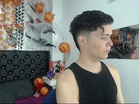 Snapshot of Aaron_Foxxx chatting on 10/15/25, 09:56 Aaron Foxxx online show from 10/15/25, 09:56