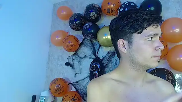 Aaron Foxxx online show from 10/30/25, 01:09