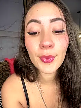 Honey noir online show from 12/15/25, 07:41