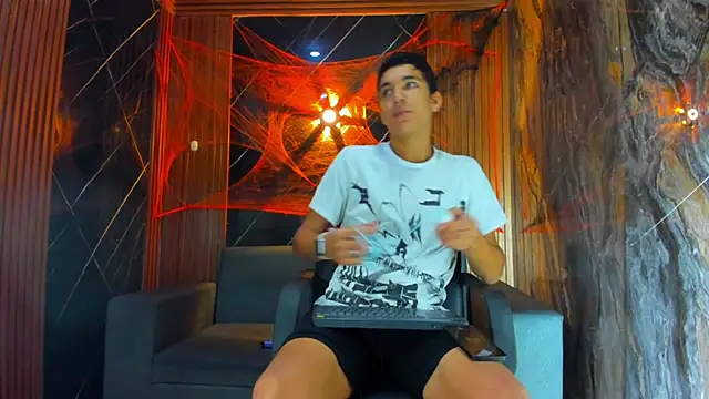 Stiben boy online show from 10/21/25, 03:28