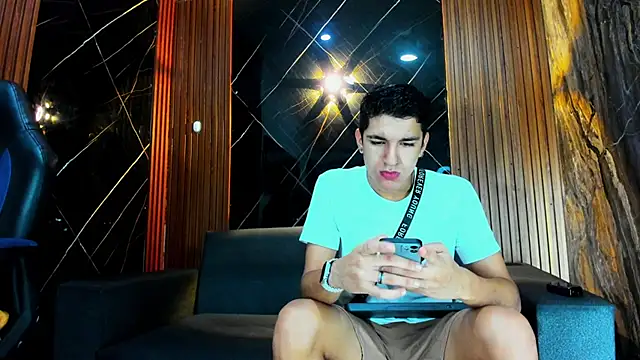 Stiben boy online show from 10/18/25, 02:57