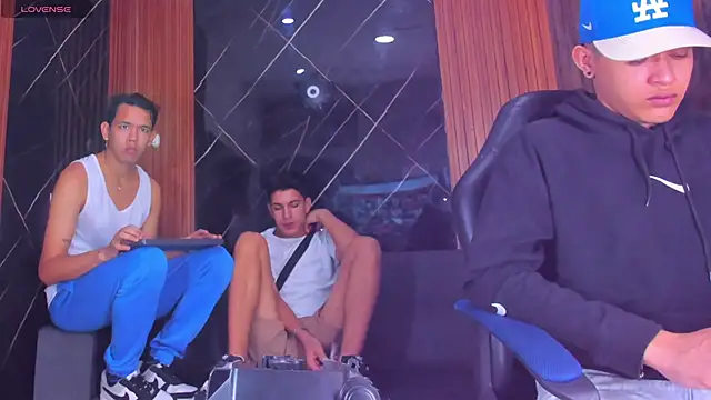 Stiben boy online show from 11/29/25, 04:01