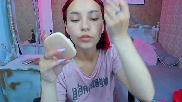 Megane whitte online show from 11/06/25, 07:51