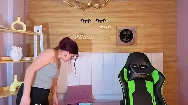 draviana a  online show from 11/26/25, 02:33