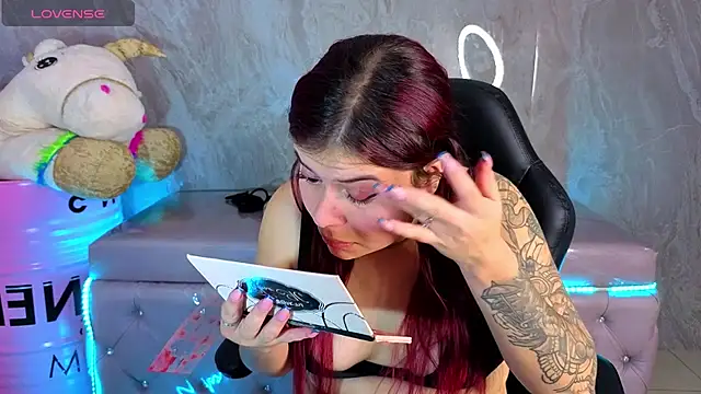 draviana a  online show from 02/05/26, 03:02