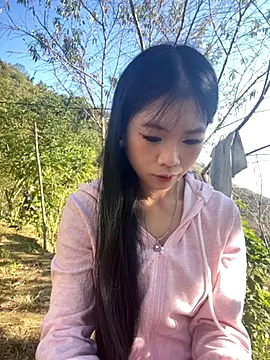 Snapshot of -mayhan11 chatting on 11/28/25, 01:28 -mayhan11 online show from 11/28/25, 01:28