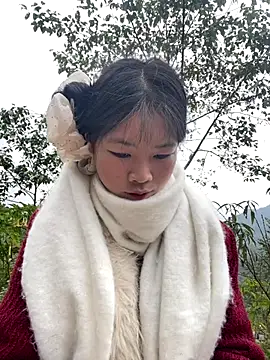 Snapshot of -mayhan11 chatting on 12/14/25, 05:13 -mayhan11 online show from 12/14/25, 05:13