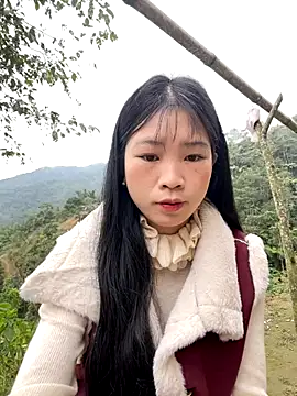 Snapshot of -mayhan11 chatting on 12/17/25, 03:44 -mayhan11 online show from 12/17/25, 03:44