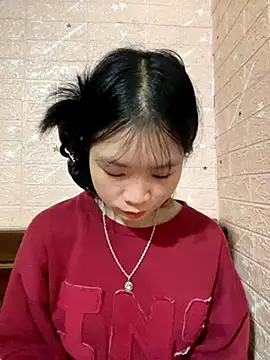 Snapshot of -mayhan11 chatting on 10/24/25, 07:40 -mayhan11 online show from 10/24/25, 07:40