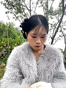 Snapshot of -mayhan11 chatting on 10/31/25, 03:25 -mayhan11 online show from 10/31/25, 03:25