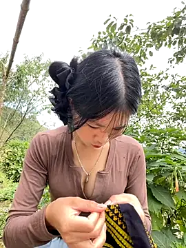 Snapshot of -mayhan11 chatting on 10/22/25, 03:50 -mayhan11 online show from 10/22/25, 03:50