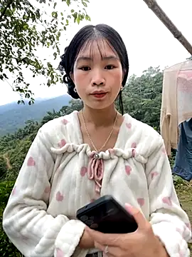 Snapshot of -mayhan11 chatting on 10/28/25, 07:40 -mayhan11 online show from 10/28/25, 07:40