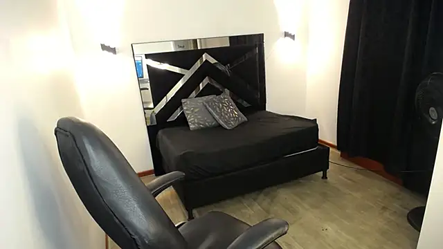 MarianaRojas  online show from 07/17/26, 03:48
