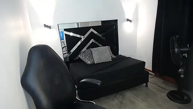 MarianaRojas  online show from 03/31/26, 05:20