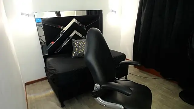 MarianaRojas  online show from 02/03/26, 03:48