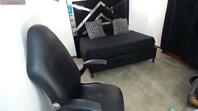 MarianaRojas  online show from 07/18/26, 04:54