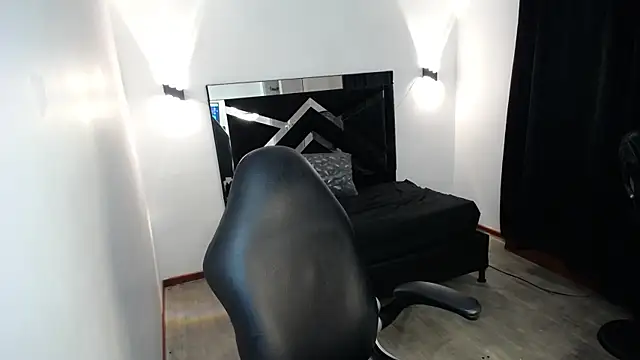 MarianaRojas  online show from 07/10/26, 11:38