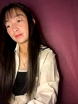 Snapshot of roxie-zz chatting on 09/27/25, 12:39 roxie-zz online show from 09/27/25, 12:39