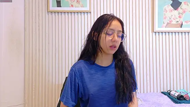 Abrilmirren online show from 04/17/26, 11:24