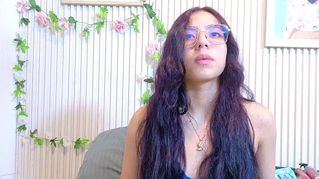 Abrilmirren online show from 03/08/26, 03:37