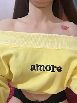 Quynhbabysexy online show from 04/17/26, 06:05