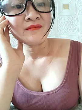 Paul-paul11 online show from 12/15/25, 09:04