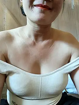 Paul-paul11 online show from 10/27/25, 04:57