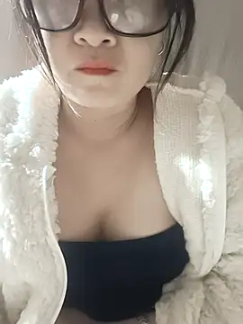 Paul-paul11 online show from 11/28/25, 02:39