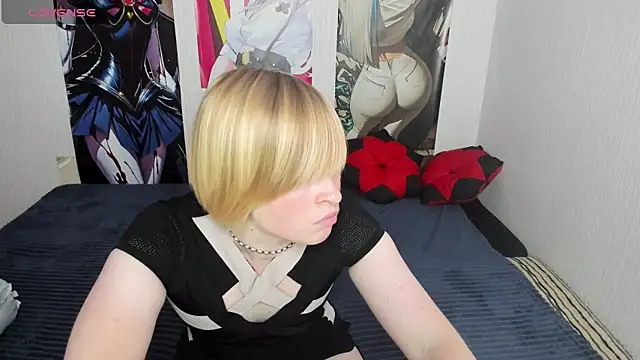 Cattie w  online show from 10/28/25, 01:17