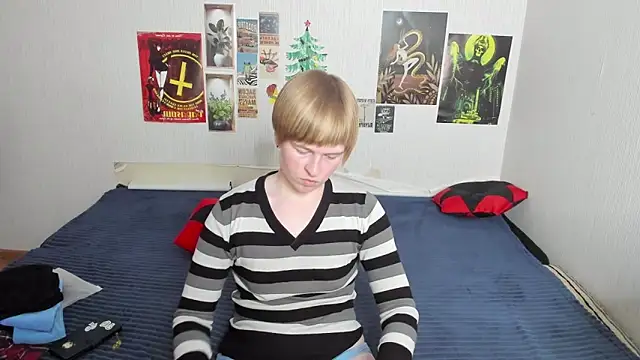 Cattie w  online show from 04/11/26, 07:45