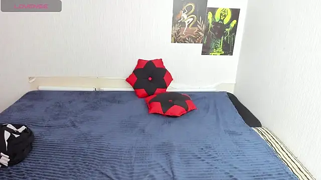 Cattie w  online show from 11/05/25, 01:42