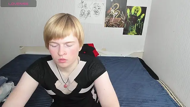 Cattie w  online show from 11/21/25, 01:15