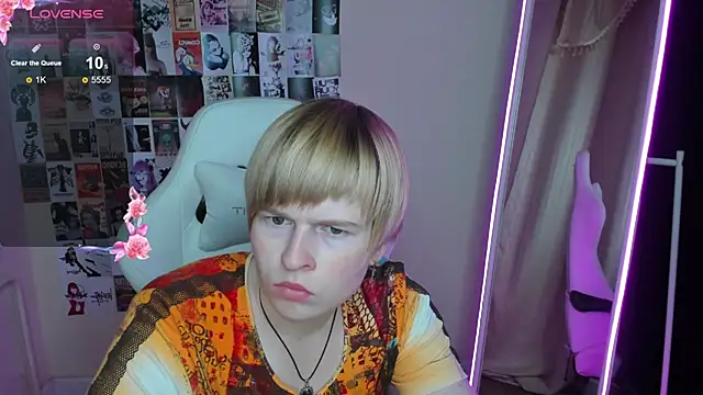 Cattie w  online show from 11/19/25, 01:38