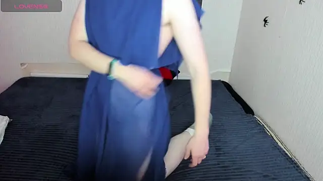 Cattie w  online show from 11/01/25, 01:23