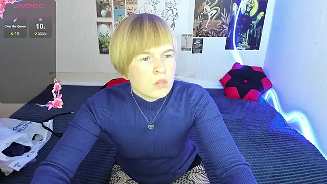 Cattie w  online show from 11/29/25, 01:17