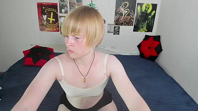 Snapshot of Cattie_w_ chatting on 06/16/26, 01:16 Cattie w online show from 06/16/26, 01:16