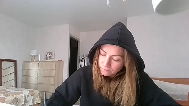 Thavione online show from 03/03/26, 12:01