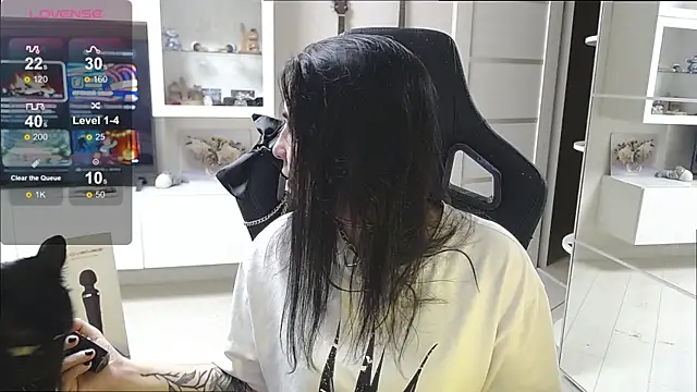 Irwi Tomboy online show from 10/23/25, 05:00