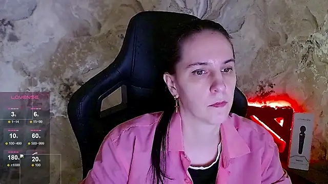 Irwi Tomboy online show from 06/01/26, 02:39