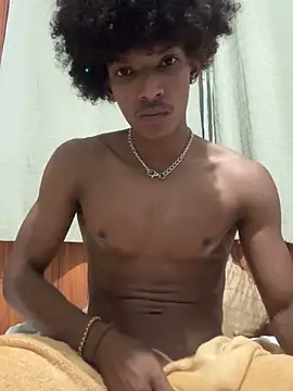 Snapshot of Jronlinejr-05 chatting on 10/24/25, 05:06 Jronlinejr-05 online show from 10/24/25, 05:06