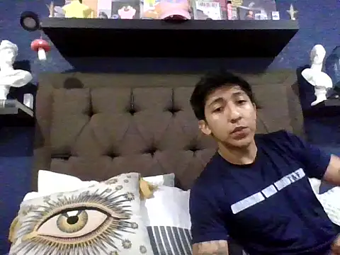 Snapshot of sad_fucking_boy chatting on 10/02/25, 04:05 sad fucking boy online show from 10/02/25, 04:05