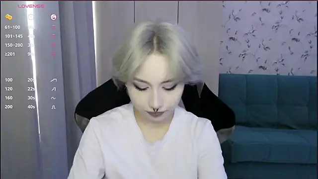 Snapshot of LeisaHopperstad chatting on 06/24/26, 12:48 LeisaHopperstad online show from 06/24/26, 12:48