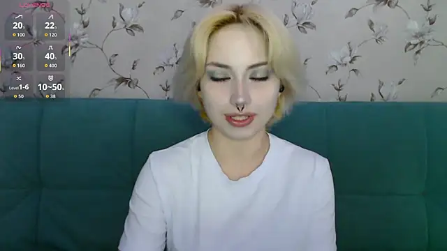 Snapshot of LeisaHopperstad chatting on 07/17/26, 11:40 LeisaHopperstad online show from 07/17/26, 11:40