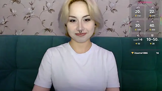 Snapshot of LeisaHopperstad chatting on 07/15/26, 12:45 LeisaHopperstad online show from 07/15/26, 12:45
