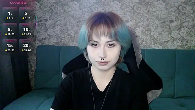 Snapshot of LeisaHopperstad chatting on 04/24/26, 02:19 LeisaHopperstad online show from 04/24/26, 02:19