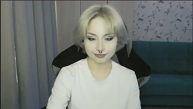 Snapshot of LeisaHopperstad chatting on 06/29/26, 04:39 LeisaHopperstad online show from 06/29/26, 04:39