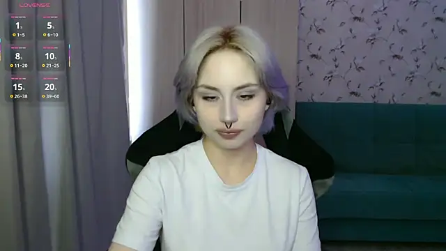 Snapshot of LeisaHopperstad chatting on 07/20/26, 10:50 LeisaHopperstad online show from 07/20/26, 10:50