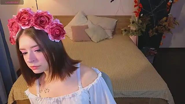  Amelia Shine  online show from 10/22/25, 11:25