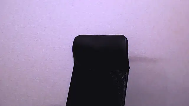 Snapshot of Dream_Caster_ chatting on 10/22/25, 01:43 Dream Caster online show from 10/22/25, 01:43